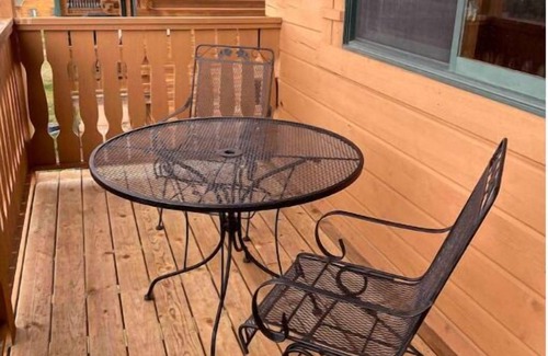 Warrens Cabina | Charming 4 Bd/3.5 bath Cabin Upper and Lower Level-separate units one building