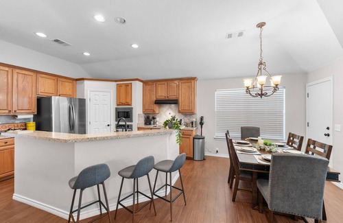 Frisco Casa | Charming 4-BD Home: Office & Arcade, Near PGA, Costco, 13 Min to Legacy West