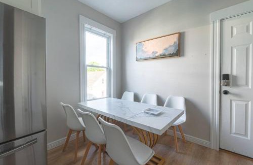 Salem Apartamento | Charming 4 BDR - Walk to Downtown & Free parking!