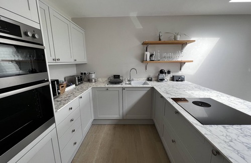 Winchester Casa | Charming 4-Bed House in Winchester,Free Parking