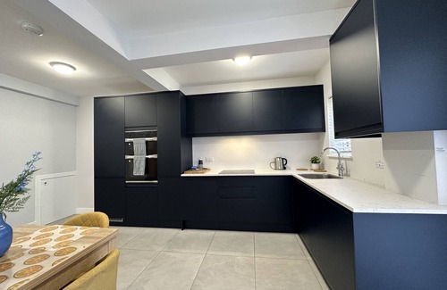 Edgware Casa | Charming 4 Bed House, 20 Minutes to Central London