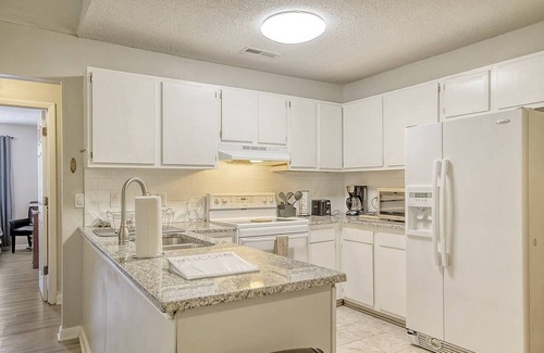North Charleston Casa | Charming 4-Bed Retreat: Central Location!