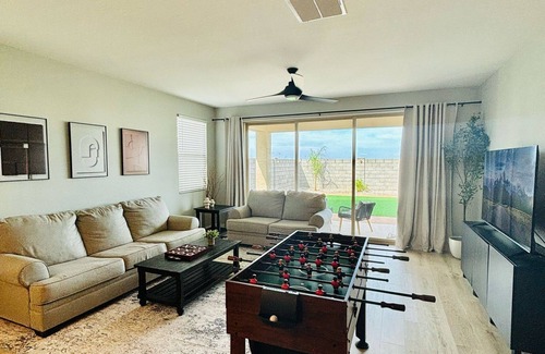 Maricopa County Casa | Charming 4-bedroom house in a quiet neighborhood,close to Verrado