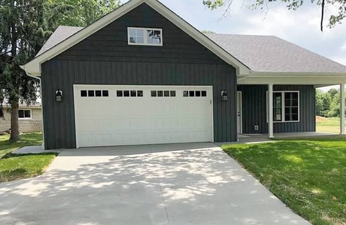 Jeffersonville Casa | Charming 4 bedroom home minutes from Downtown!
