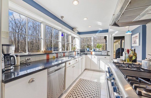West Kennebunk Casa | Charming 4 bedroom fully equipped house.