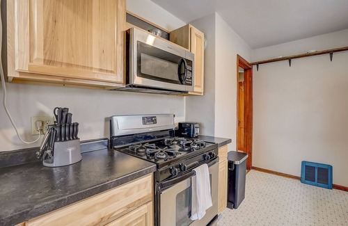 Lake Koshkonong Casa | Charming 4-bedroom bungalow in lovely Fort Atkinson near Lake