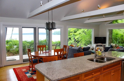 Jolly Island Casa | Charming 4-bedroom, 2-bathroom home located on Mink Island.