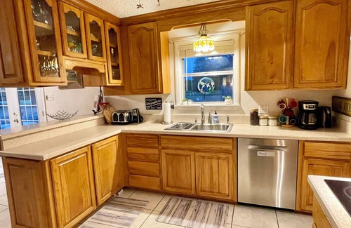 Decatur Otro | Charming 4-bedroom 3-bath Farmhouse at Pecanway Farm