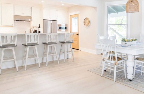 Macatawa Cabaña | Charming 4-bedroom beachside Lake Michigan cottage in beautiful Macatawa