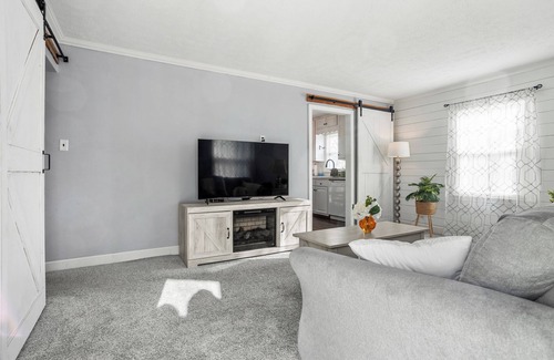 Bristol Casa | Charming 4-bedroom bungalow near Hard Rock Casino & downtown Bristol