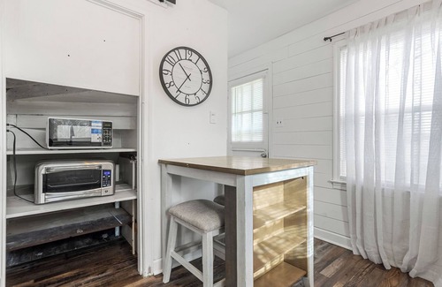 Bristol Casa | Charming 4-bedroom bungalow near Hard Rock Casino & downtown Bristol