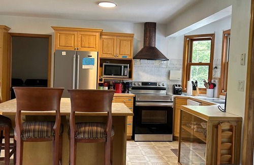 Kingston Casa | Charming 4-bedroom Cape Cod, 1000 Islands getaway