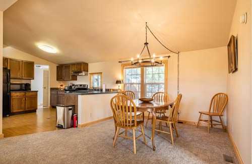 Cody Casa | Charming 4 bedroom guest house with great views