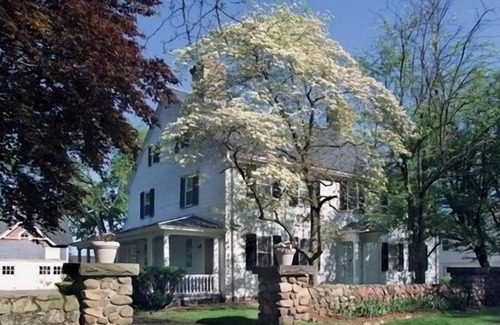 Farmington Casa | Encantadora casa histórica de 4 dormitorios en Farmington, ~ CT ~