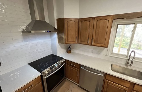 Bethlehem Casa | Charming 4 bedroom house right in downtown Bethlehem. Walkable to everything!
