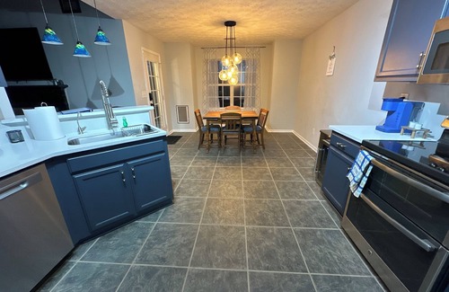 McDonough Casa | Charming 4-bedroom house with fire pit, rocking chair front porch and WiFI.