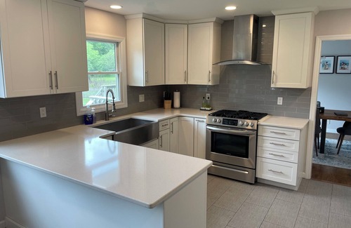Kingston Casa | Charming 4-bedroom house with WiFi and AC in welcoming Princeton