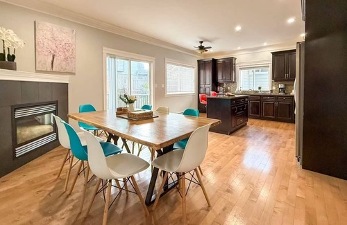Langford Casa | Charming 4-bedroom house in Langford next to Thetis lake
