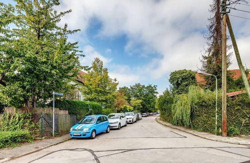 Nymphenburg Casa | Charming 4-bedroom house with AC and WiFi in fabulous München