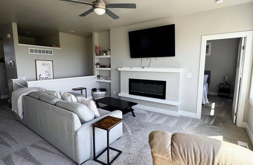 Ankeny Casa | Charming 4-bedroom house in Ankeny with AC