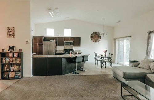 Madera Casa | Charming 4-bedroom house with WiFi, fitness room in welcoming Madera