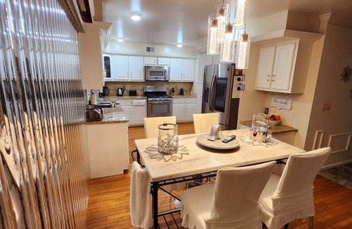 Rahway Casa | Charming 4-bedroom house with AC, WiFi in lovely Rahway