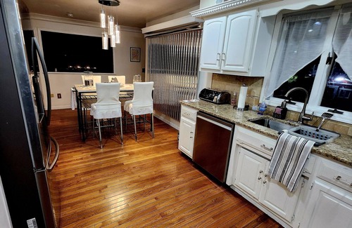 Rahway Casa | Charming 4-bedroom house with AC, WiFi in lovely Rahway