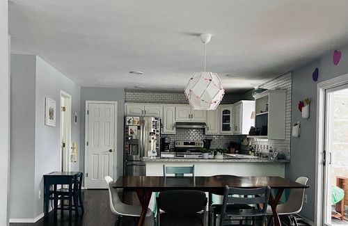 Bellevue Casa | Charming 4-bedroom in lovely Green Bay! 12 minutes from the NFL Draft!