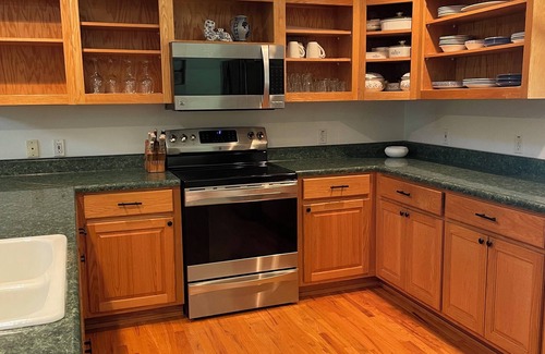 Reed Creek Casa | Charming 4-bedroom Lakefront Home in peaceful Hartwell