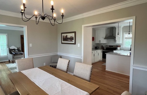 Ridgeway Casa | Charming 4-bedroom House on beautiful farm in Clear Brook with lovely views