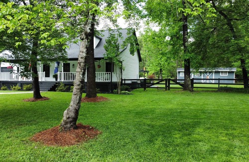 Fairview Casa | Charming 4-bedroom country home with waterfall and Gameroom in Indian Trail
