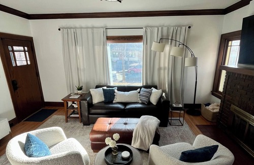Southwest Minneapolis Casa | Charming 4-Bedroom Minneapolis Retreat – Perfect for Your Getaway!