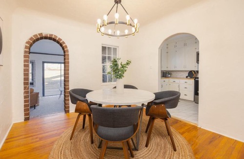 Windsor Heights Casa | Charming 4 Bedroom Home with Character