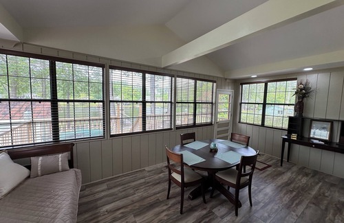 Manning Casa | Charming 4-bedroom WATERFRONT house with AC and WiFi on Lake Marion