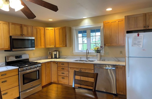 Bridport Otro | Charming 4-BR Farmhouse! Near Middlebury, Lake Champlain, Hiking, Historic Sites