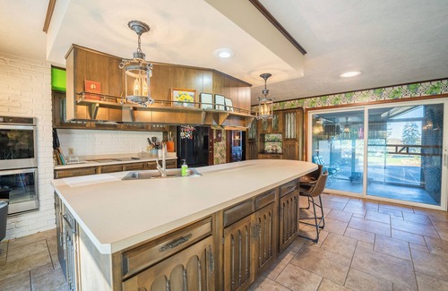 Kane Casa | Charming 4-BR retro-styled house on large lot in Kane
