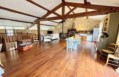Villeneuve-du-Latou Casa | Charming 4* gite swimming pool and spa