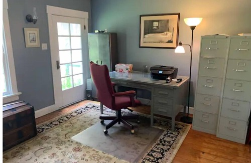 Indian Hill Casa | Charming 4BDRM Farmhouse