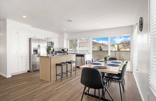 Thousand Oaks Casa | Charming 4BDs2BAs at Thousand Oaks