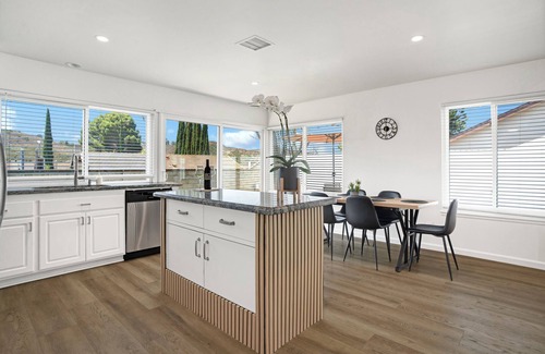 Thousand Oaks Casa | Charming 4BDs2BAs at Thousand Oaks