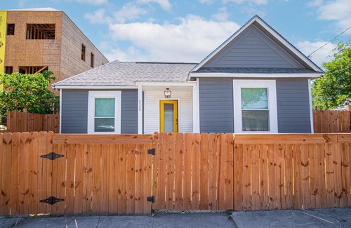 Nevada Street Cabaña | Charming 4br/2ba Only 5 Mins Downtown & Riverwalk