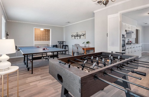 Oak Cliff Casa | Charming 4BR house / Game Room! 15 Min to Downtown
