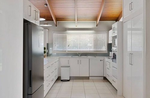Robertson Casa | Charming 4BR House w/Pool& Parking near Sunnybank