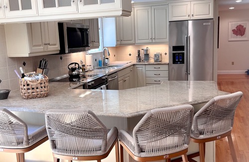 Osterville Casa | Charming 4BR Osterville Home, Walk to Pond, 2 mi to beach, Hot Tub & Beach Pass
