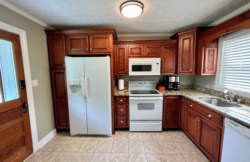Bardstown Casa | Charming 4BR w/ Fire Pit + Next to Barton 1792