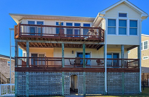 Colington Harbour Casa | Charming 4BR waterfront home with Private Hot Tub