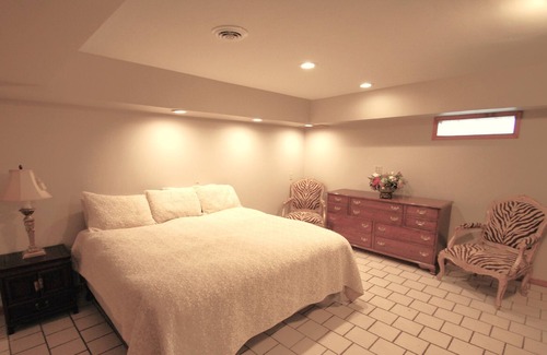 Willowbrook Casa | Charming 5 Bed Burr Ridge House