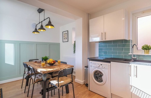 Winchester Casa | Charming 5-Bed Winchester Home with Garden and Parking
