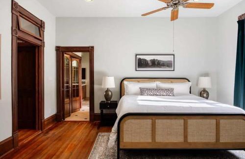 Clarksville Casa | Charming 5 Bedroom Home in Austin