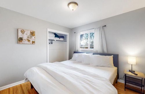 Virginia Village Casa | Charming 5 King Spacious House
